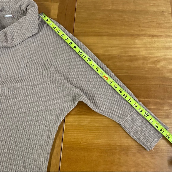 Lularoe Kristen waffle knit cowl neck with crisscross front Large - Picture 9 of 11